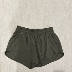 Lululemon - Tracker 4” Shorts 10